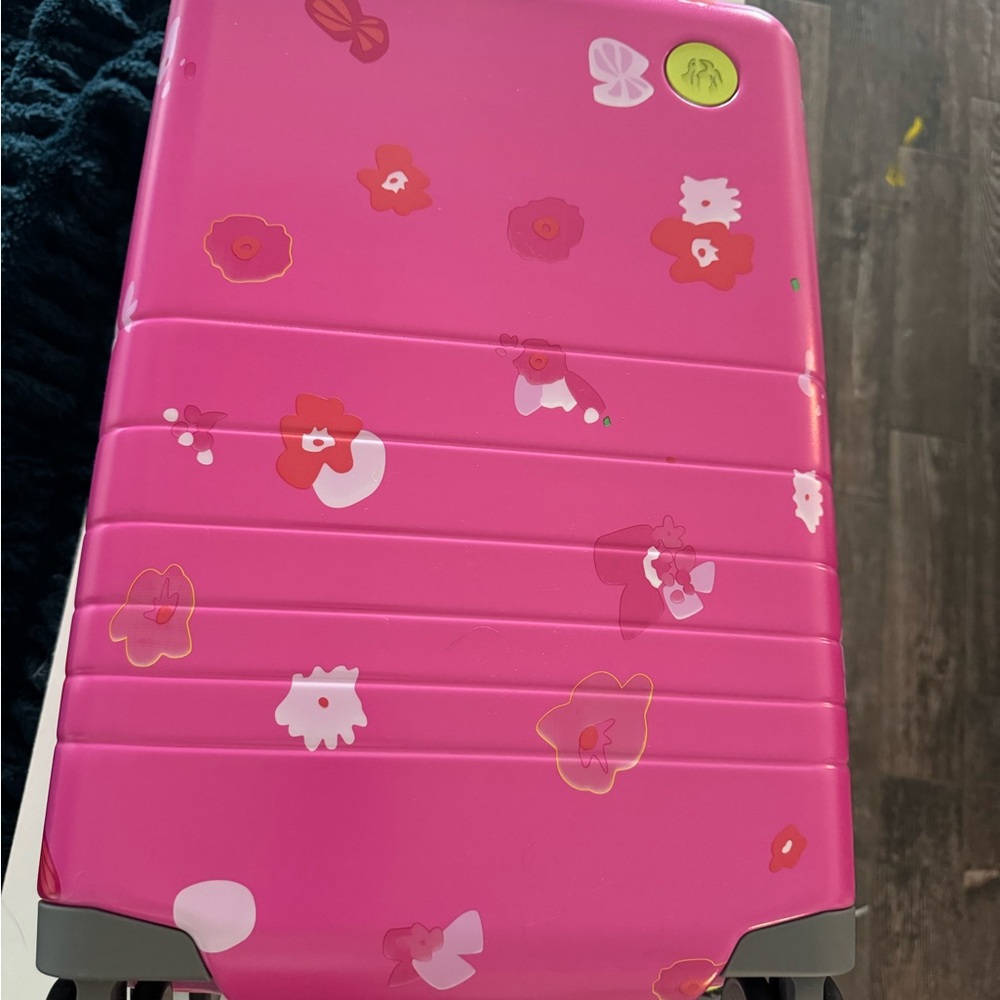 Monos carry on pink drink elephant edition